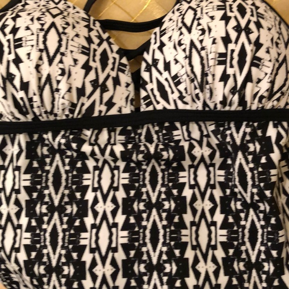NWT SO black & white sexy swimming top Juniors S - Picture 2 of 5